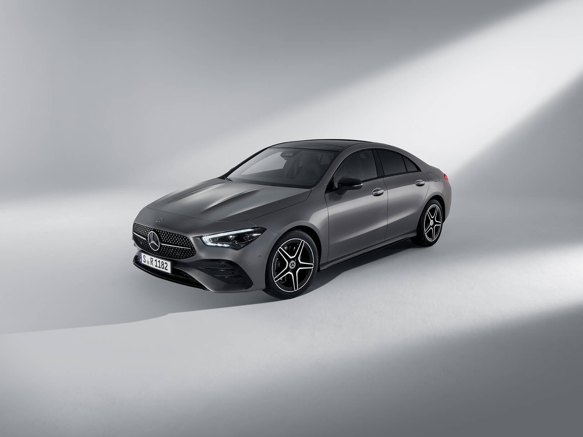 The right insurance for your new Mercedes Benz.