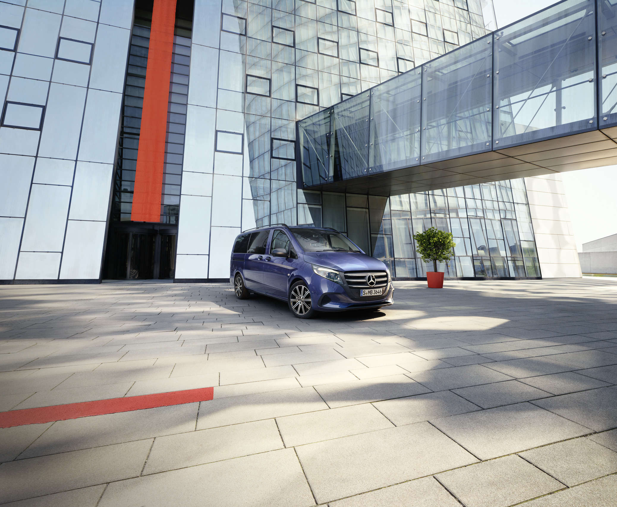 Leasing & Financing | Vito Tourer | Mercedes-Benz Vans The Vito Tourer in an industrial area.