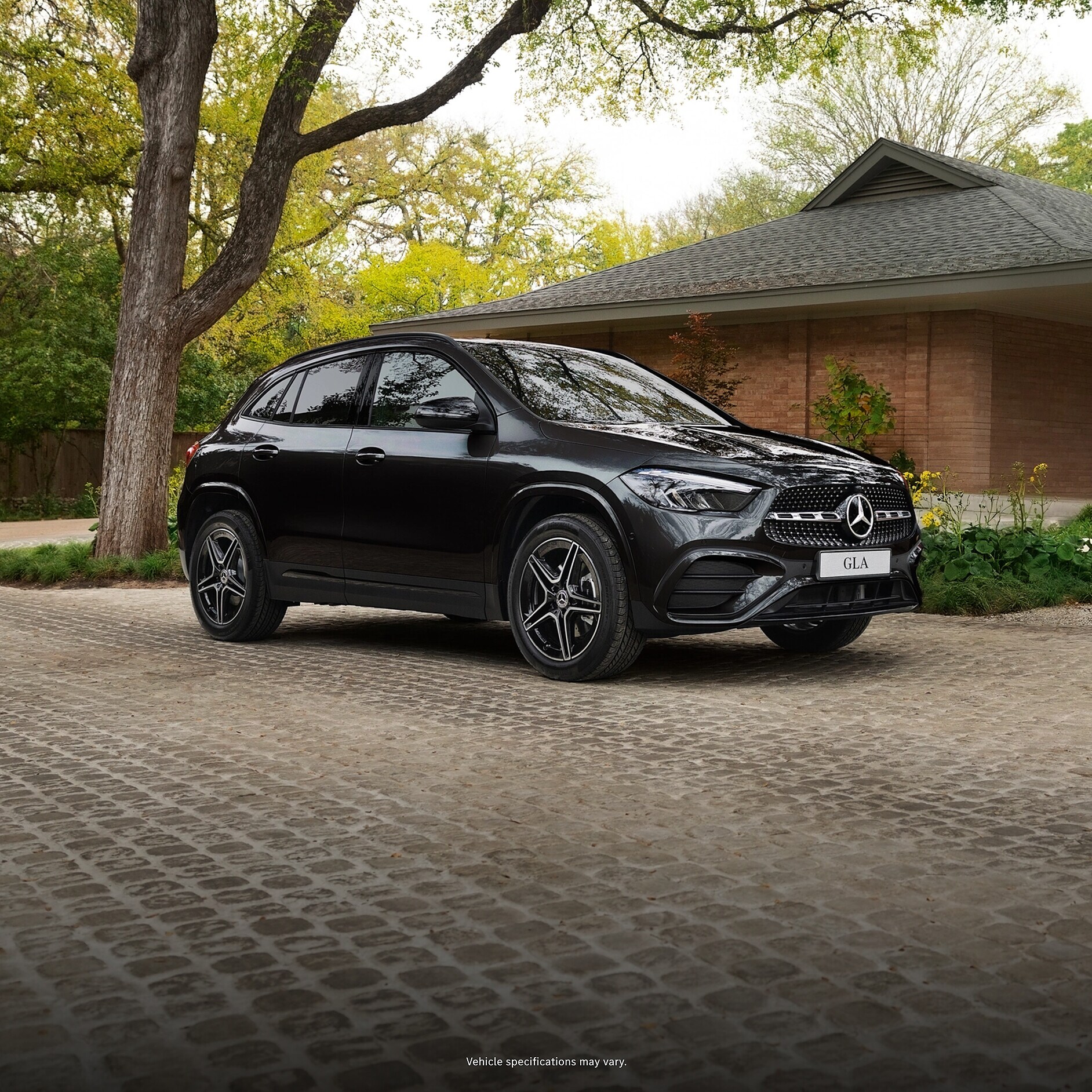 Side front view of the Mercedes-Benz GLA.