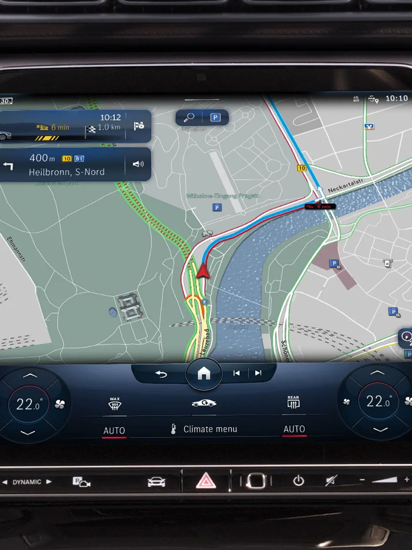 The navigation with Live Traffic Information.