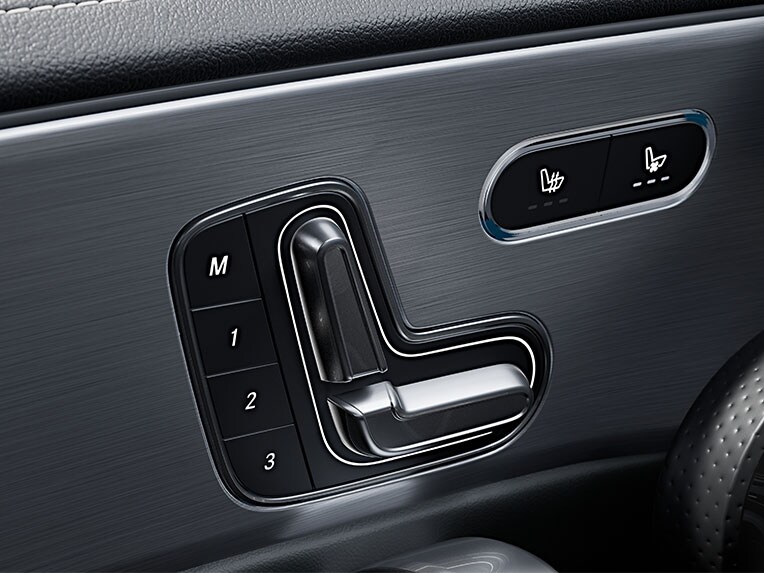Seat climate control for driver and front passenger in the CLA Coupé from Mercedes-AMG.