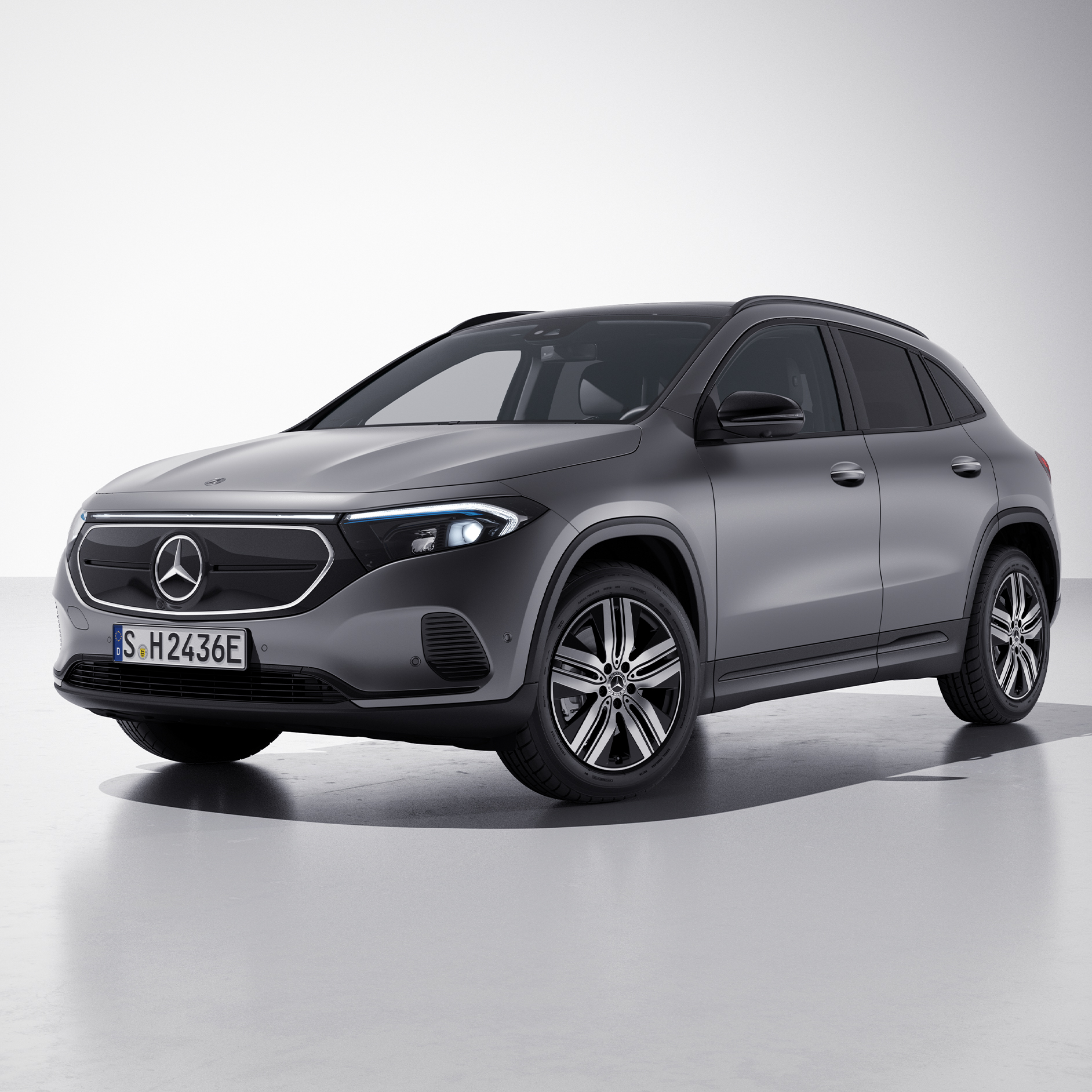 Night package | EQA | Mercedes EQ The EQA Night package in the exterior.