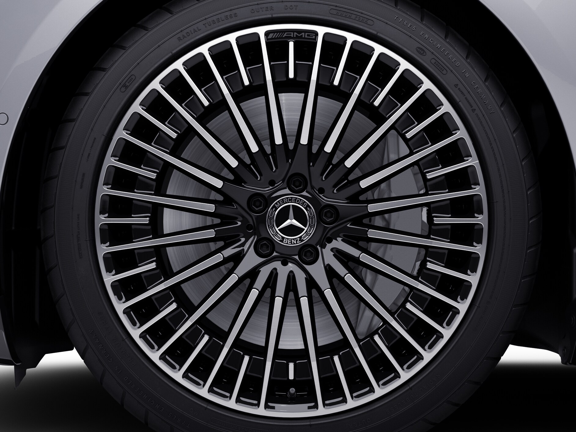 The sporty design of the EQS Saloon Edition 1 from Mercedes-EQ.