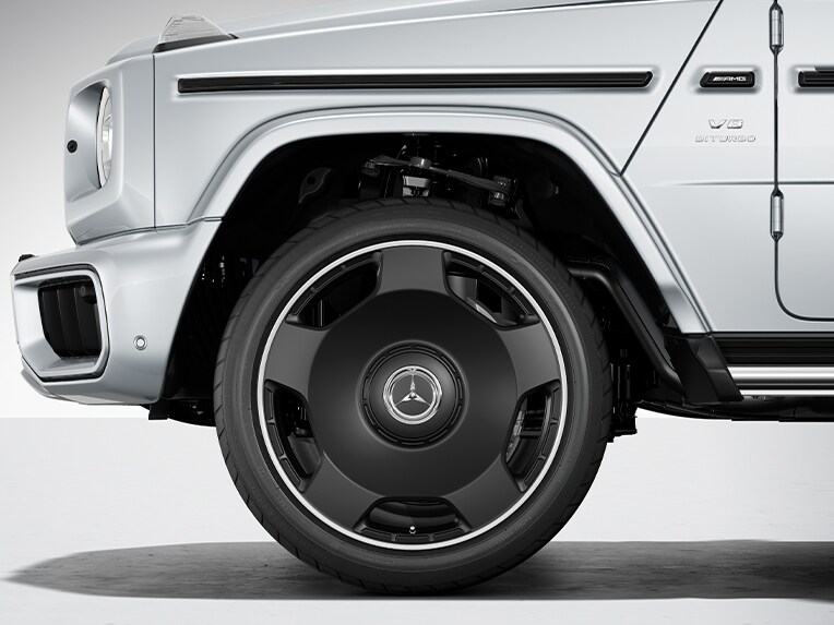 55.9 cm (22'') AMG 5-spoke forged wheels of the Mercedes-AMG G-Class.