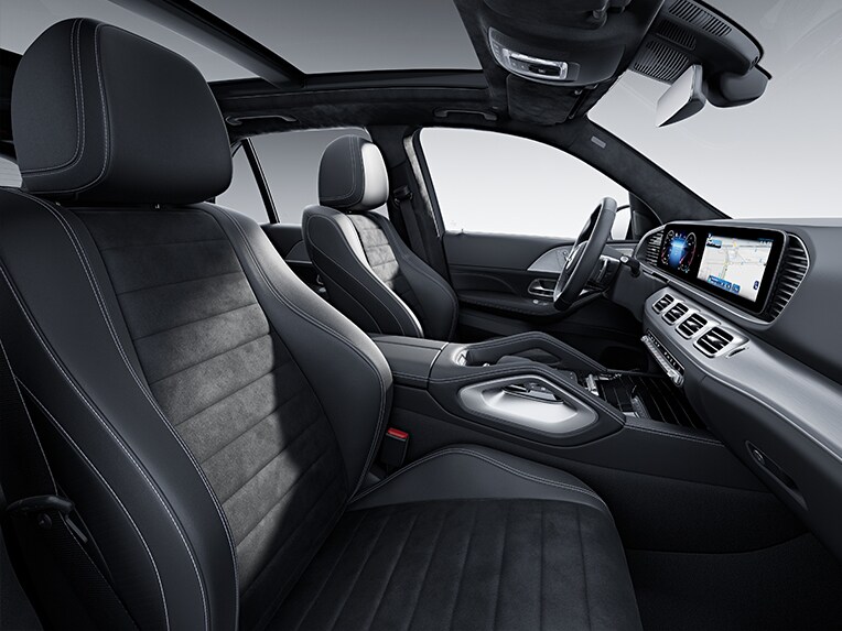 The interior of the Mercedes-Benz GLE with AMG Line.