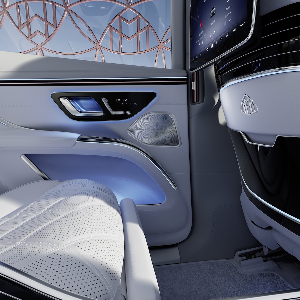 Close up on the loudspeaker of the Burmester® 4D surround sound system in the rear side door.