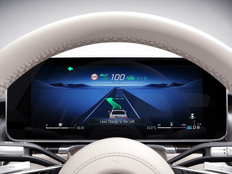 The 3D driver display in the Mercedes Maybach S-Class
