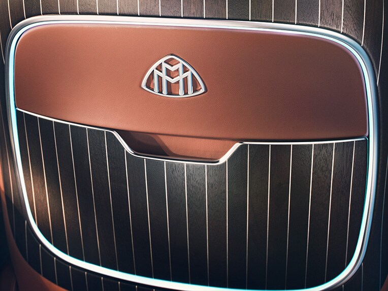 The MANUFAKTUR backrest trim of the Mercedes Maybach S-Class.