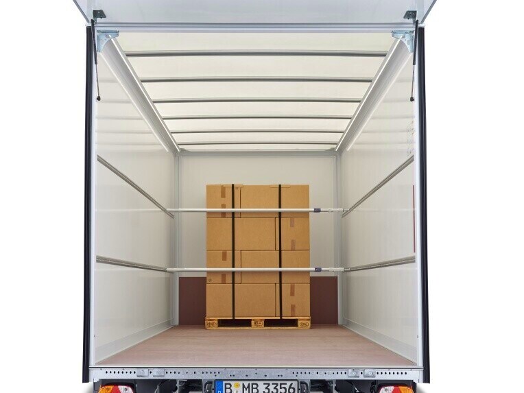 Even with a busy schedule, delivery service solutions from Junge ensure a successful appearance.