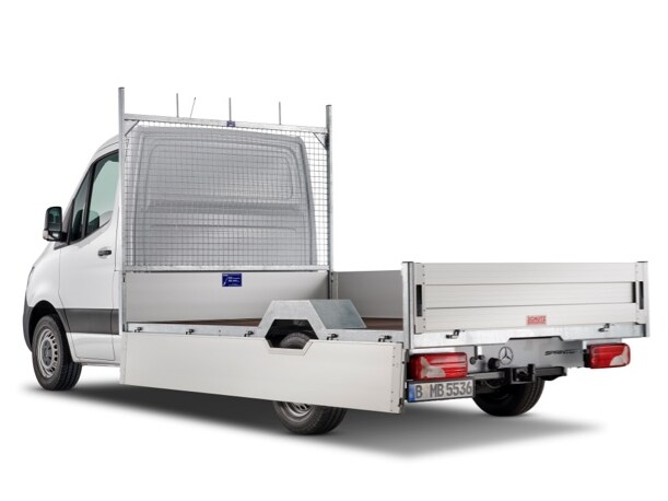 Schutz's flexible flatbed body takes on any load.