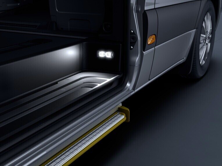 The exit lights switch on automatically when the front doors or the sliding doors are opened.