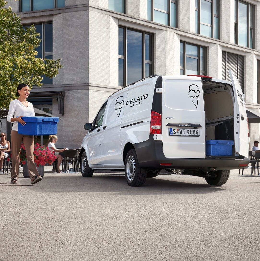 Mercedes-Benz help on the road.